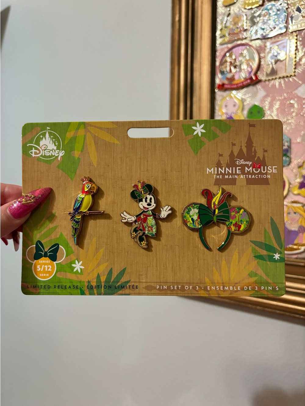Disney Pins - Minnie Mouse The Main Attraction - Tiki Room